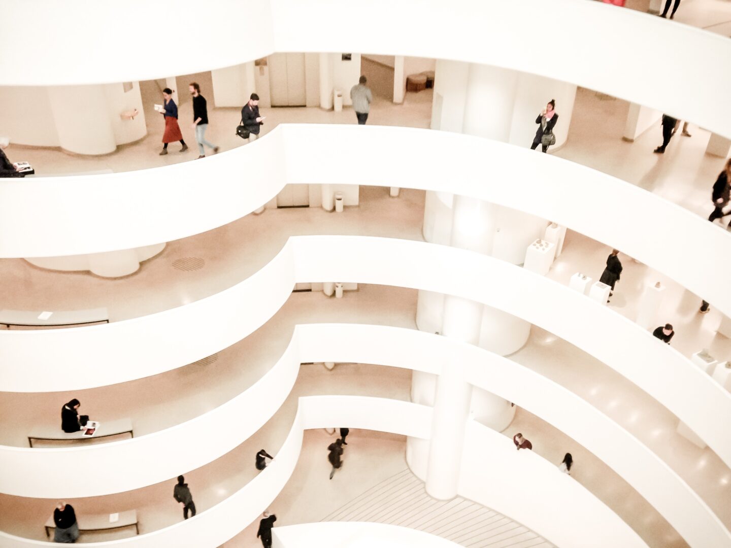 Guggenheim Museum New York, Innenraum, Spirale, Frank Lloyd Wright, Spektakuläre Museumsbauten