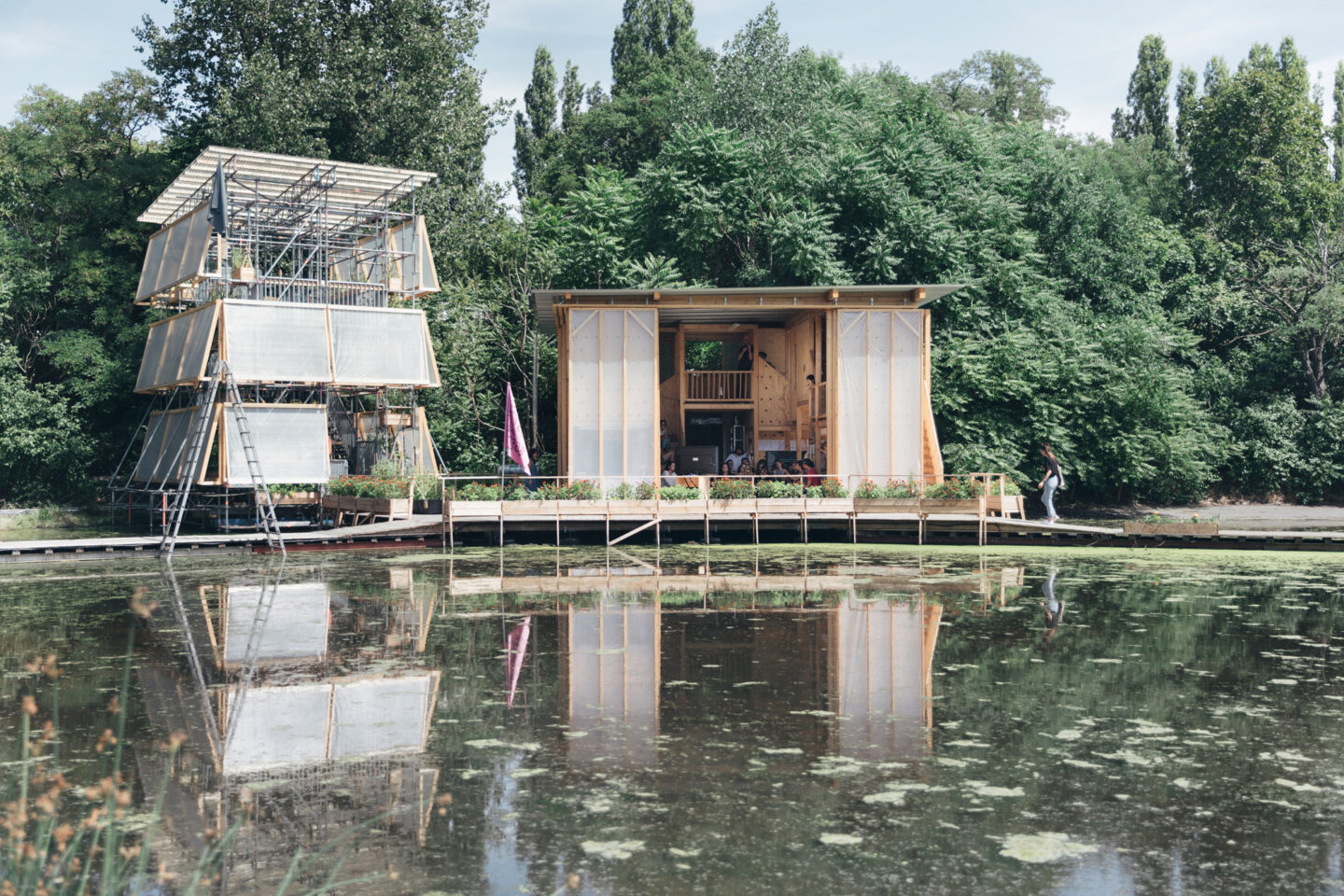 raumlaborberlin, floating-university, Kollektive erobern die Kunstwelt, ruangrupa