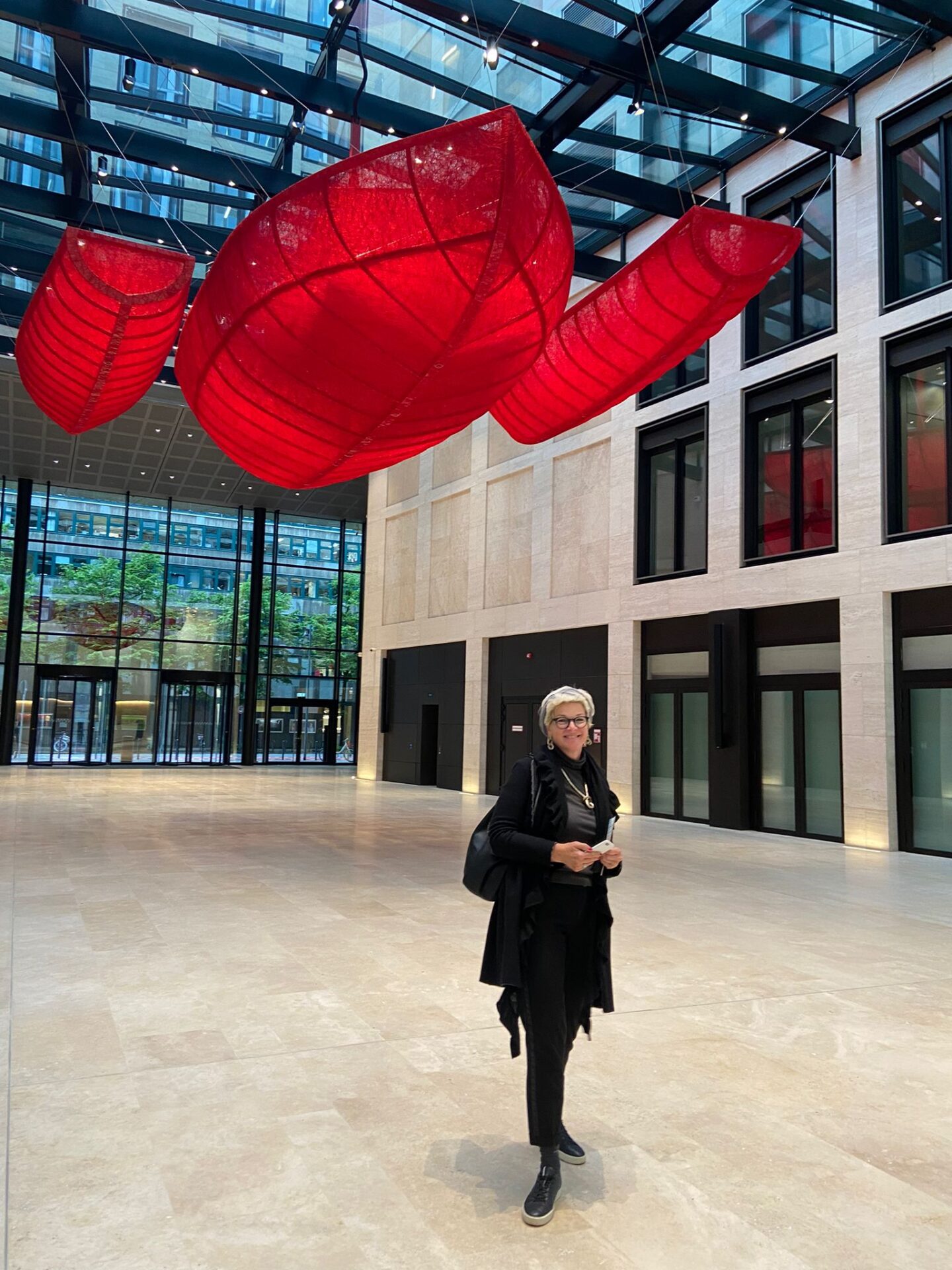 Kunst in Frankfurts neuem Hochhaus, Kostenlos Kunst in Frankfurt genießen – Chiharu Shiota im WINX Tower