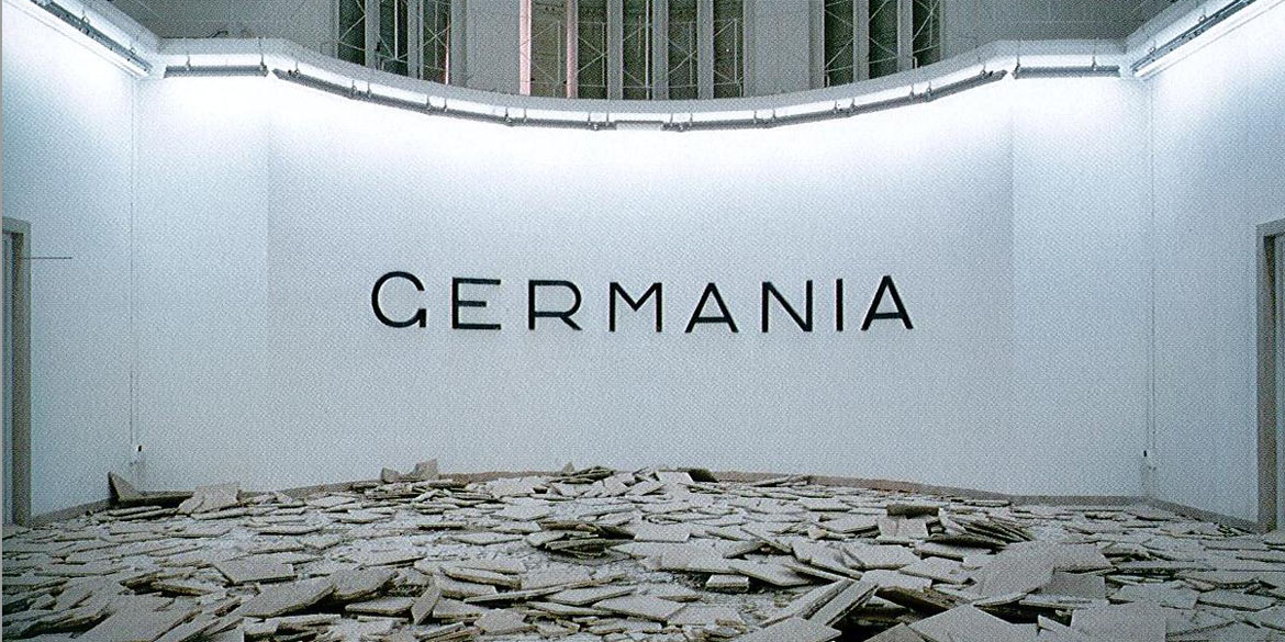  Hans Haacke im Deutschen Pavillon in Venedig, kuratiert von Klaus Bußmann, 1993, demolierter Boden