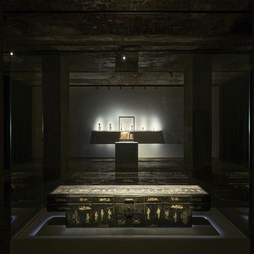 Feuerle Collection in Berlin, antiker chinesischer Tisch, asiatische antike Möbel, 