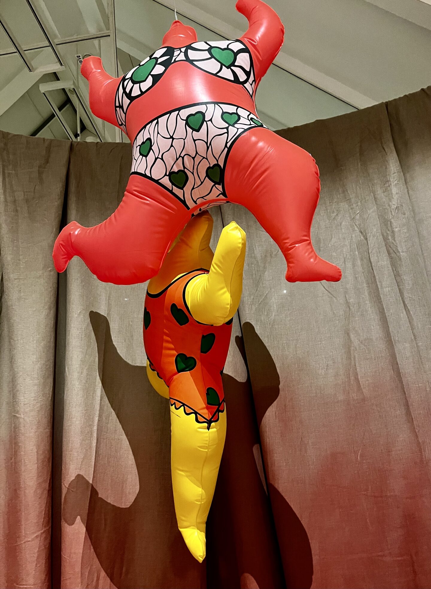 Nana zum Aufblasen, Niki de Saint Phalle, Plastic World, die aktuelle Ausstellung in der Schirn
