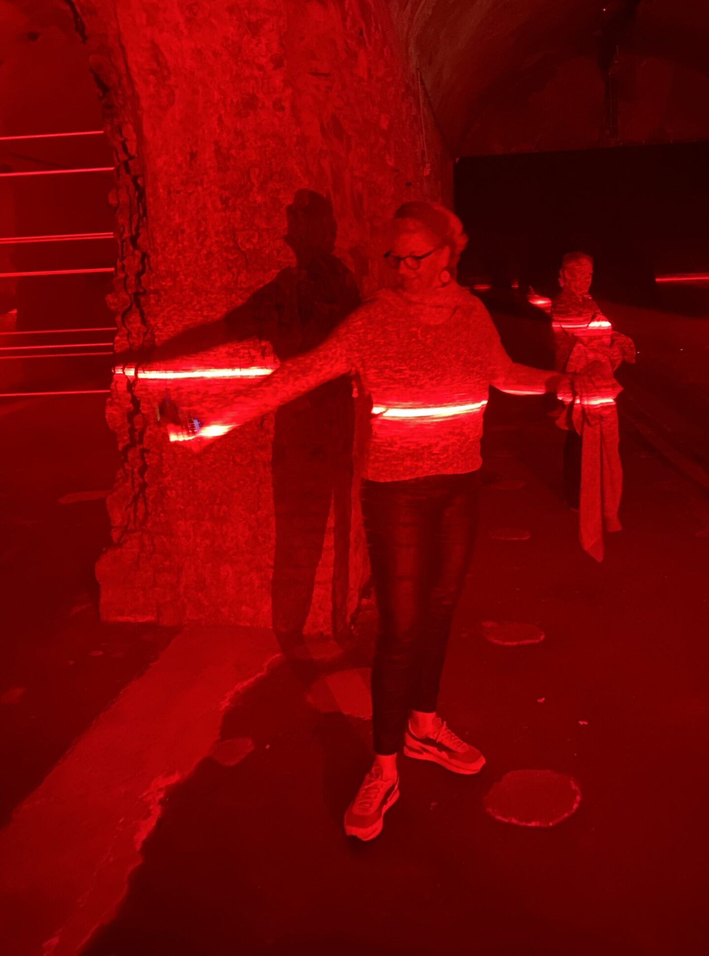 Touch the Light, Margareta Hesse, rote Laserlinien, Sonderausstellung im Zentrum für Lichtkunst in Unna