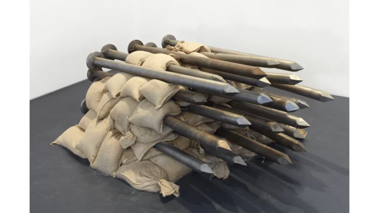 Günther Uecker: Nagelkünstler, Weltreisender, stiller Poet | Was kann Kunst Günther Uecker, Barrikade, 1968/69