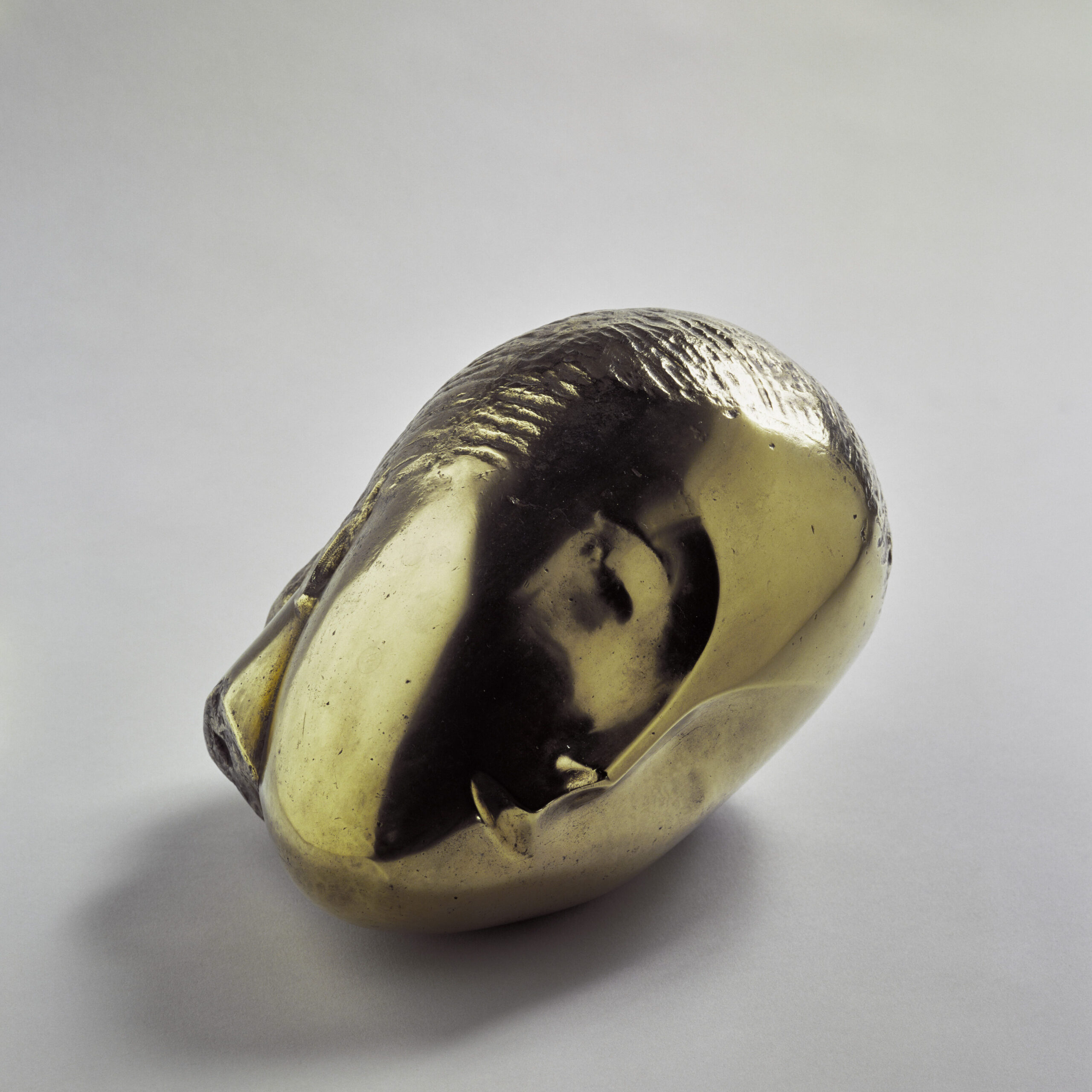 Constantin Brancusi, La Muse endormie, 1910, Bronze, Foto: Centre Pompidou, die schlummernde must