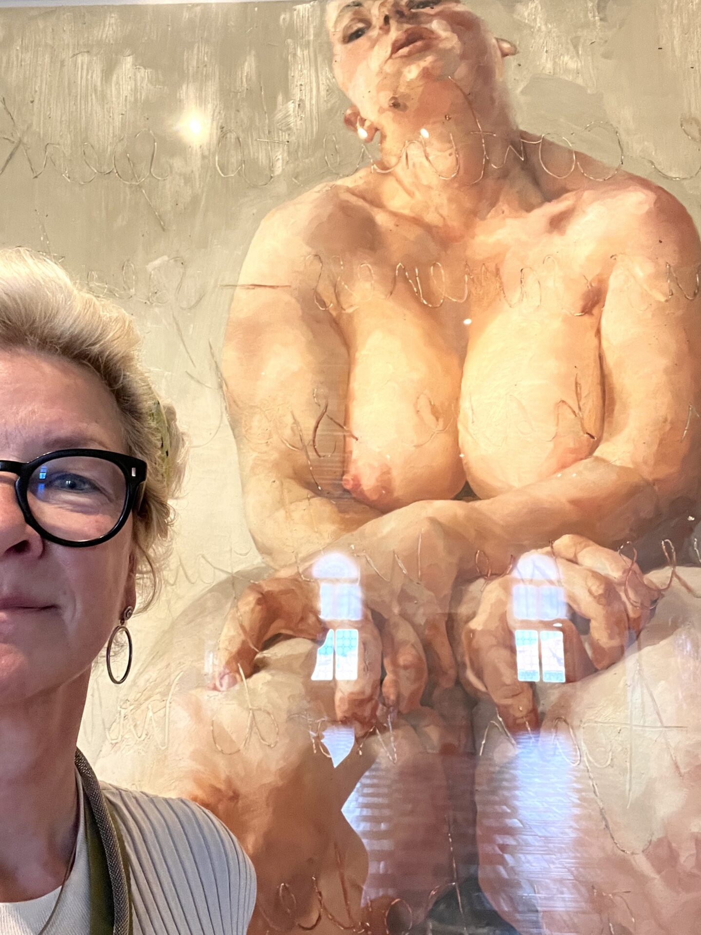 Jenny Saville, Propped, Ausstellungsansicht Ca' Pesaro, Venedig, 2026