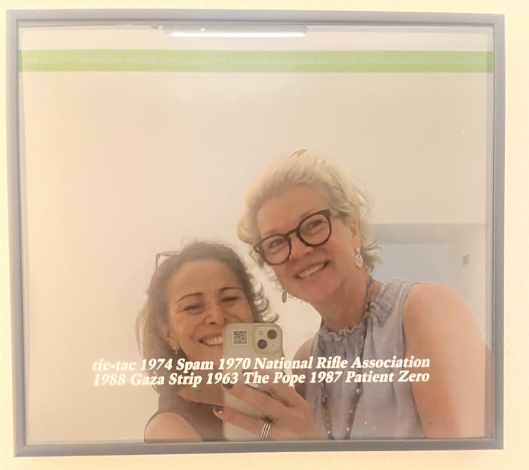 Felix Gonzalez-Torres schreibt Liebe in Alltagsdinge ein | Was kann Kunst
