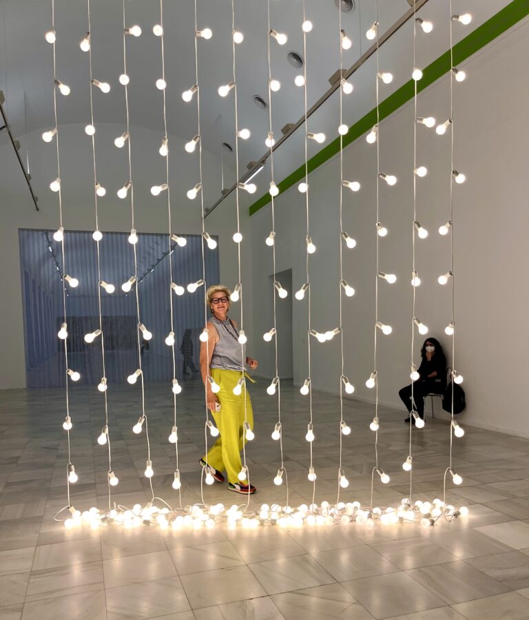Die minimalistische, aber emotionale Konzeptkunst von Felix Gonzales-Torres, Lichterkette