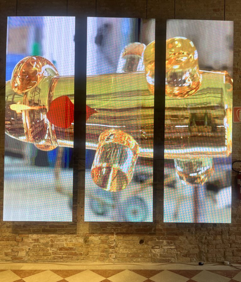 Glasstress 2026, Ausstellungsansicht, Venedig, Palazzo Ca' Tron, Videoinstallation